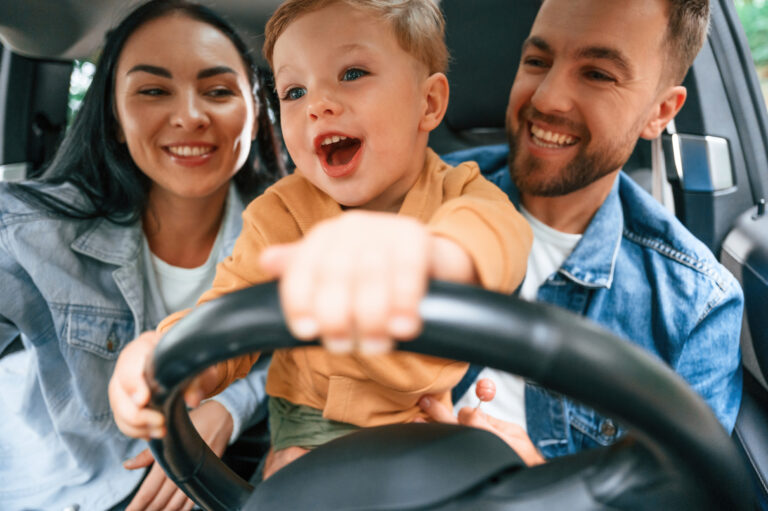 Professional Driving Lessons vs. Learning from Family